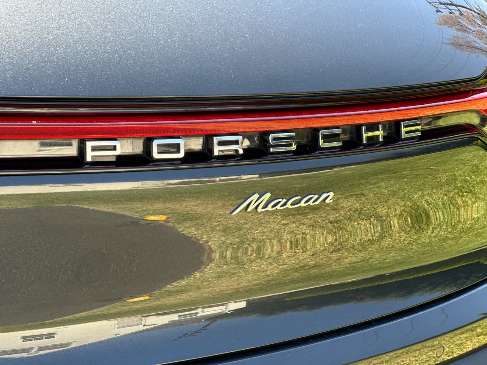 2025 Porsche Macan Base