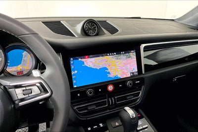2025 Porsche Macan AWD