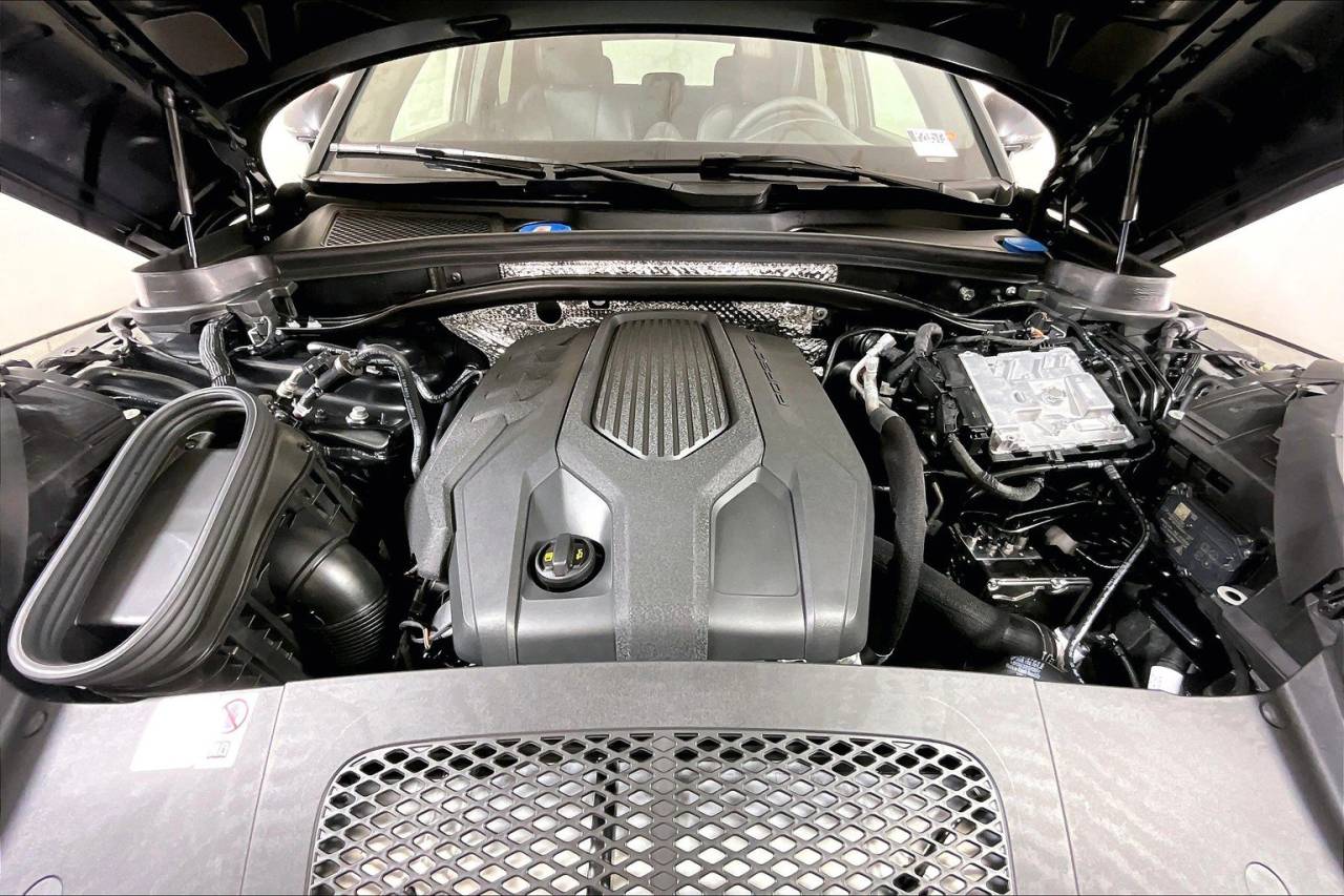 2025 Porsche Macan AWD