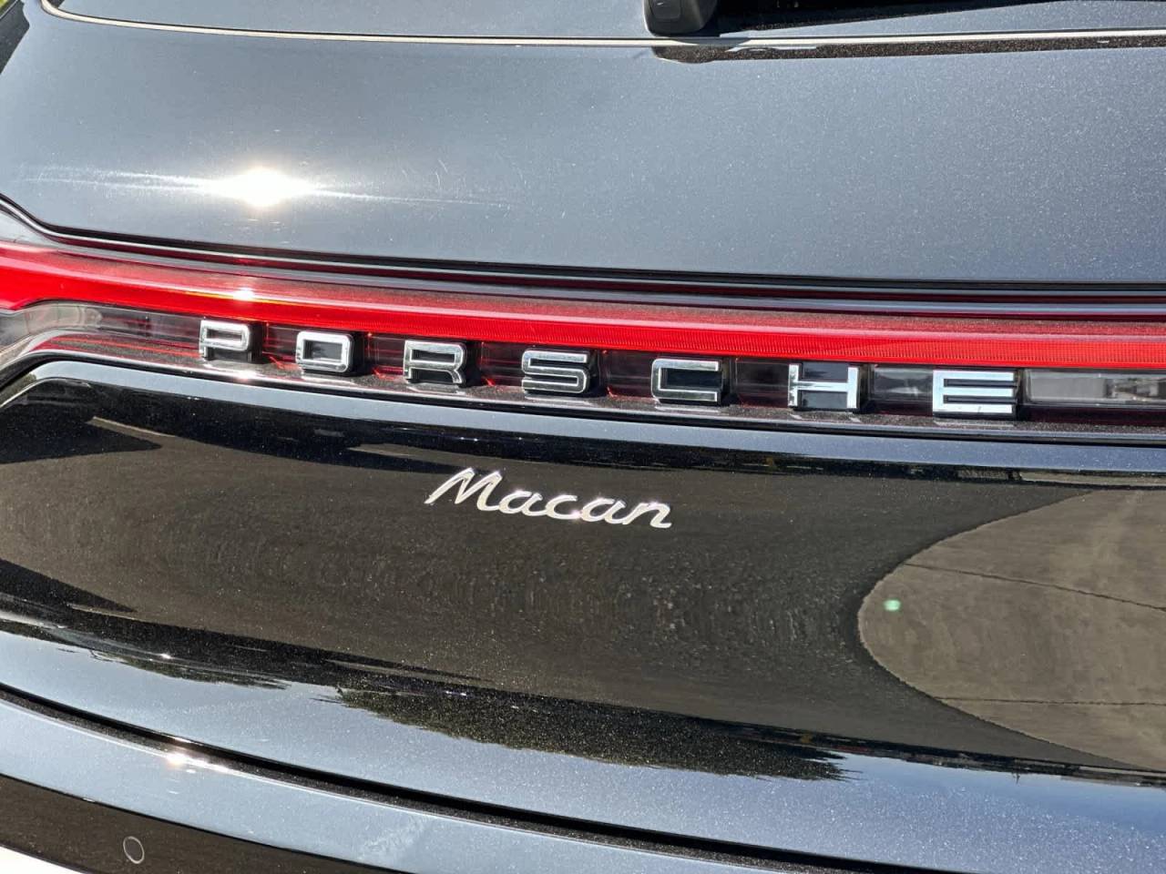 2025 Porsche Macan Base
