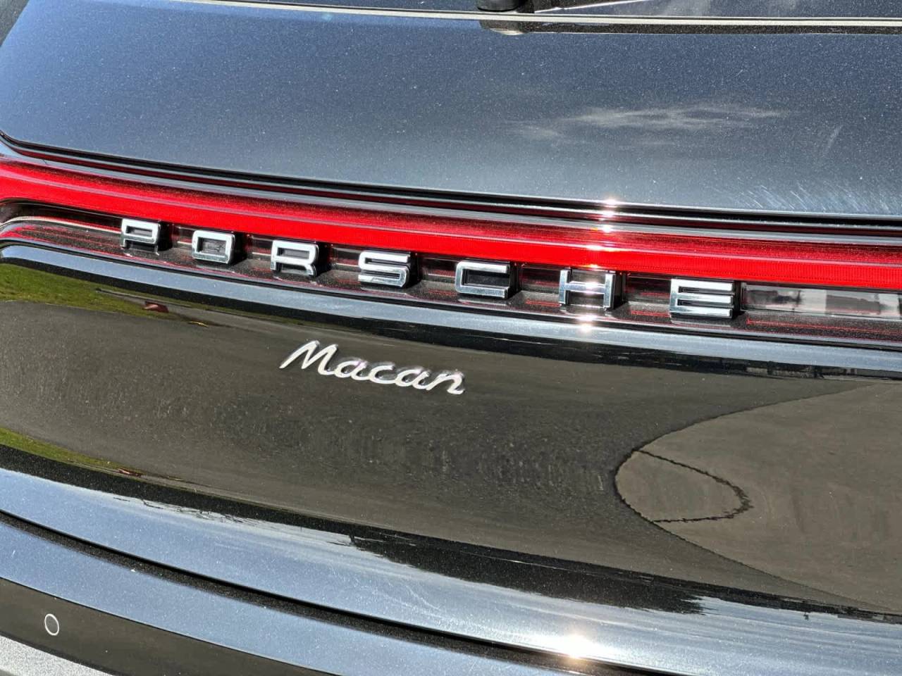 2025 Porsche Macan Base