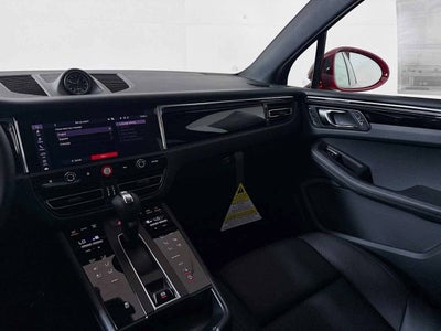 2025 Porsche Macan AWD