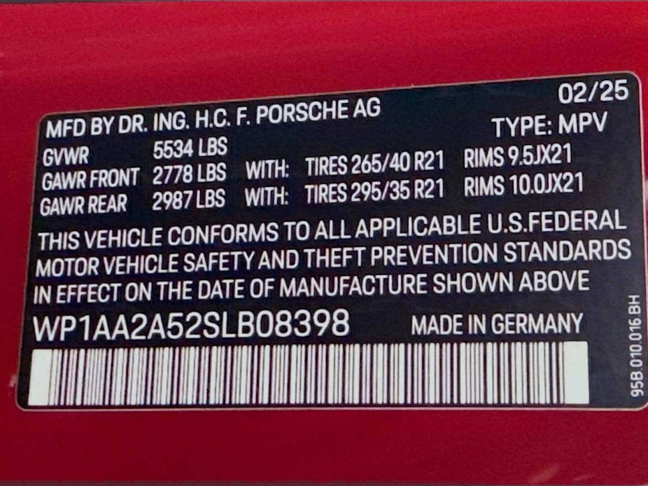 2025 Porsche Macan AWD