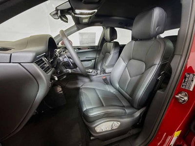 2025 Porsche Macan AWD