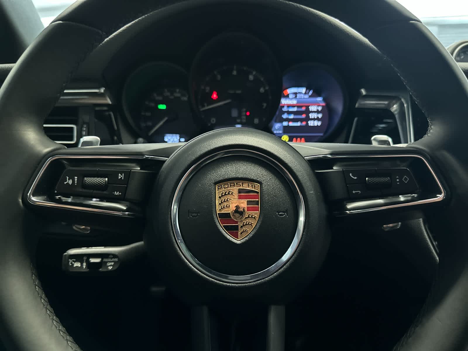 2025 Porsche Macan Base