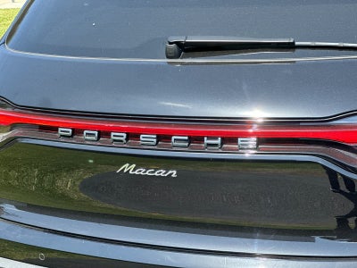 2025 Porsche Macan Base