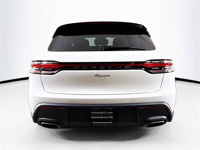2025 Porsche Macan Base