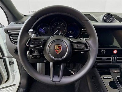 2025 Porsche Macan Base