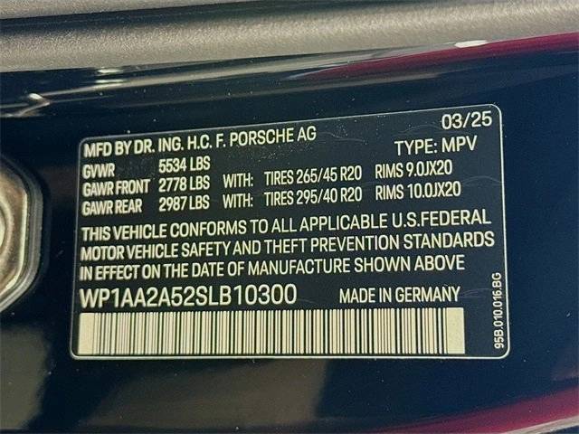 2025 Porsche Macan Base