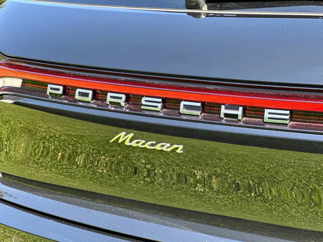 2025 Porsche Macan Base