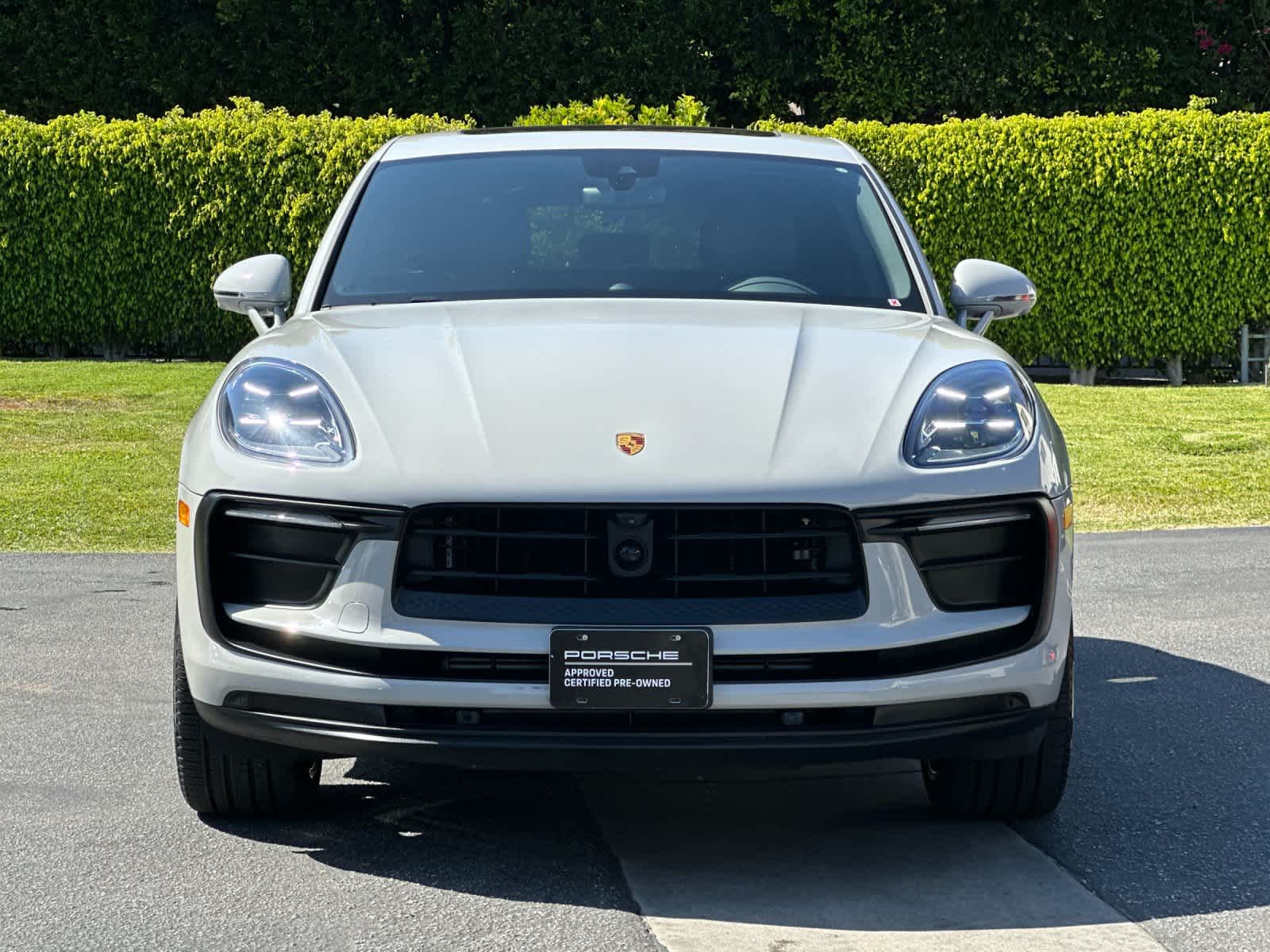 2025 Porsche Macan Base