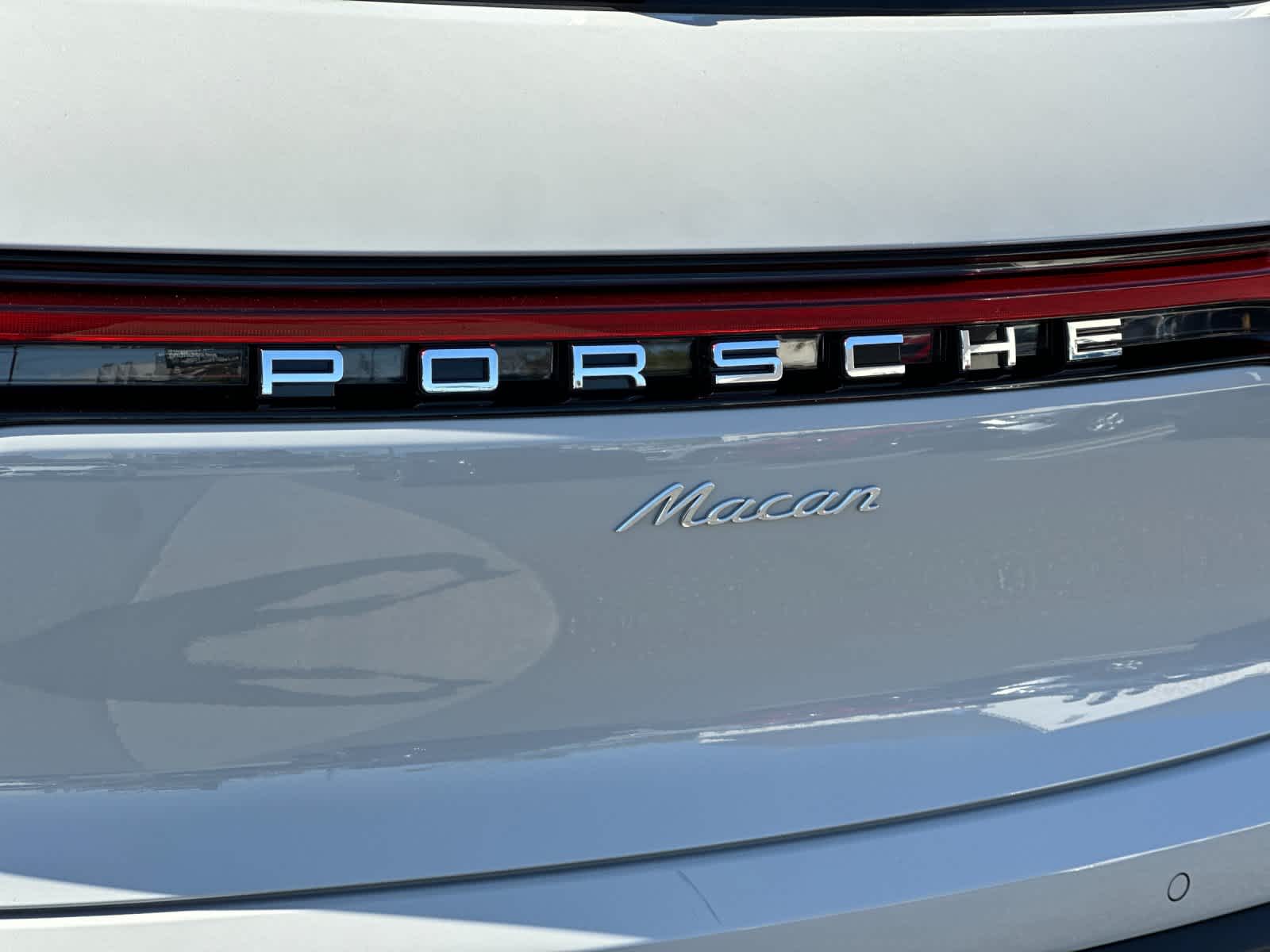 2025 Porsche Macan Base
