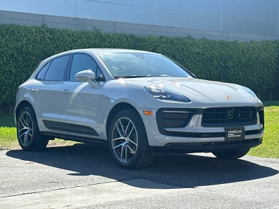 2025 Porsche Macan Base