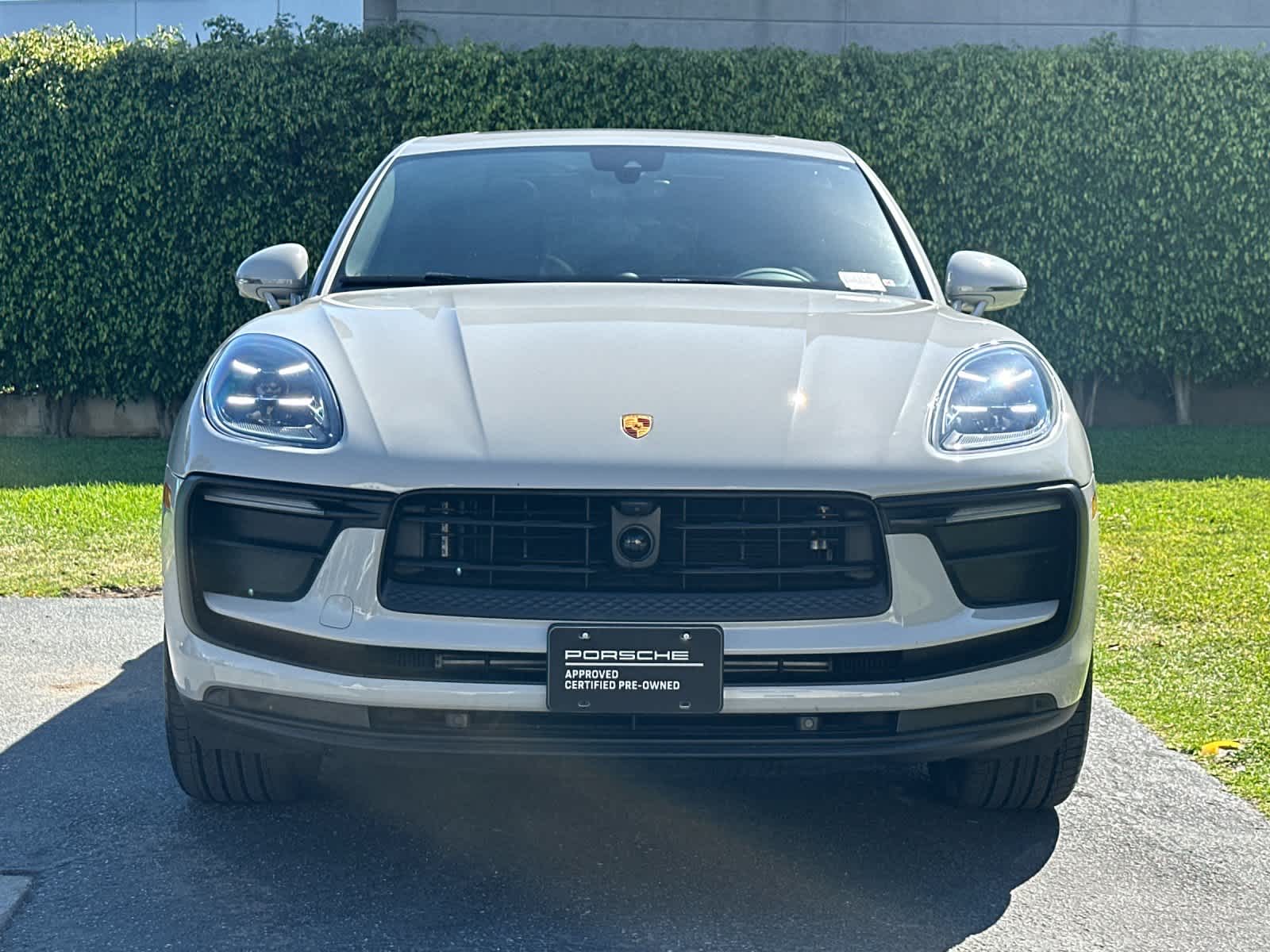 2025 Porsche Macan Base