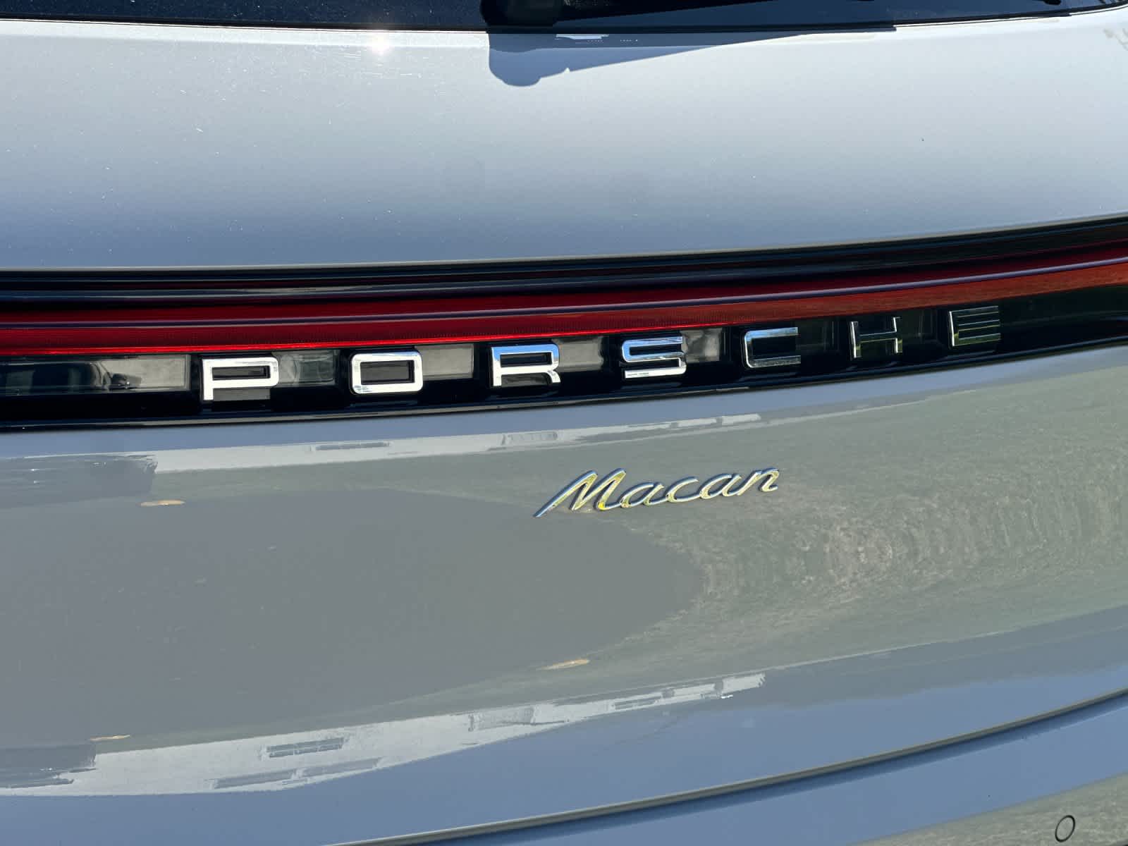 2025 Porsche Macan Base