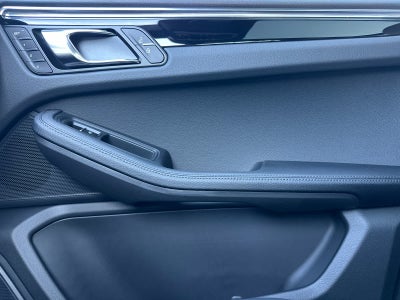 2025 Porsche Macan Macan