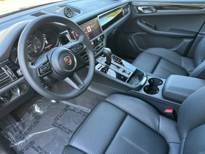 2025 Porsche Macan Macan