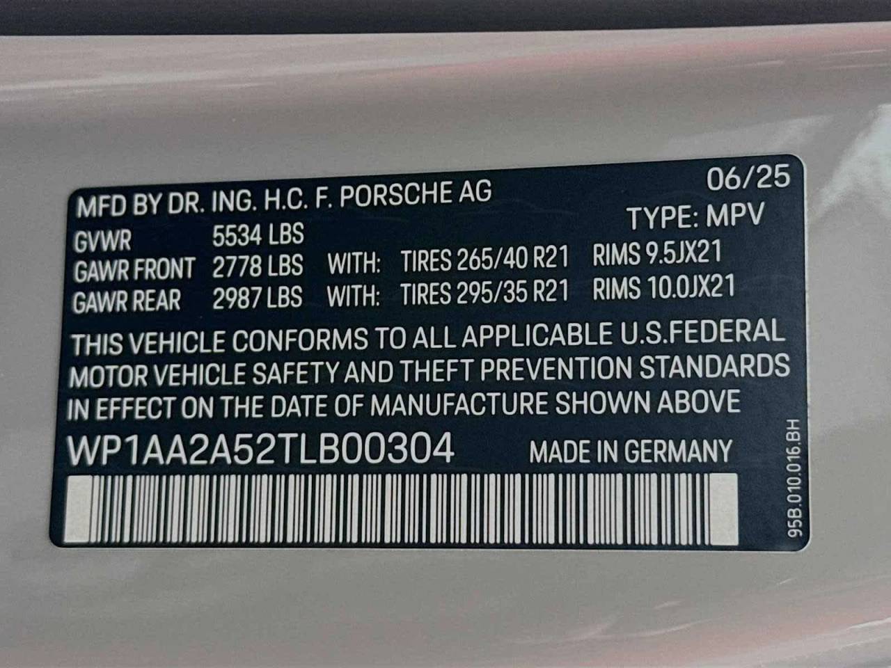 2026 Porsche Macan Base