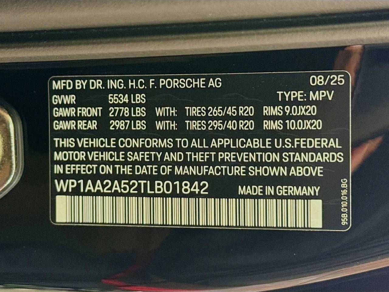 2026 Porsche Macan AWD