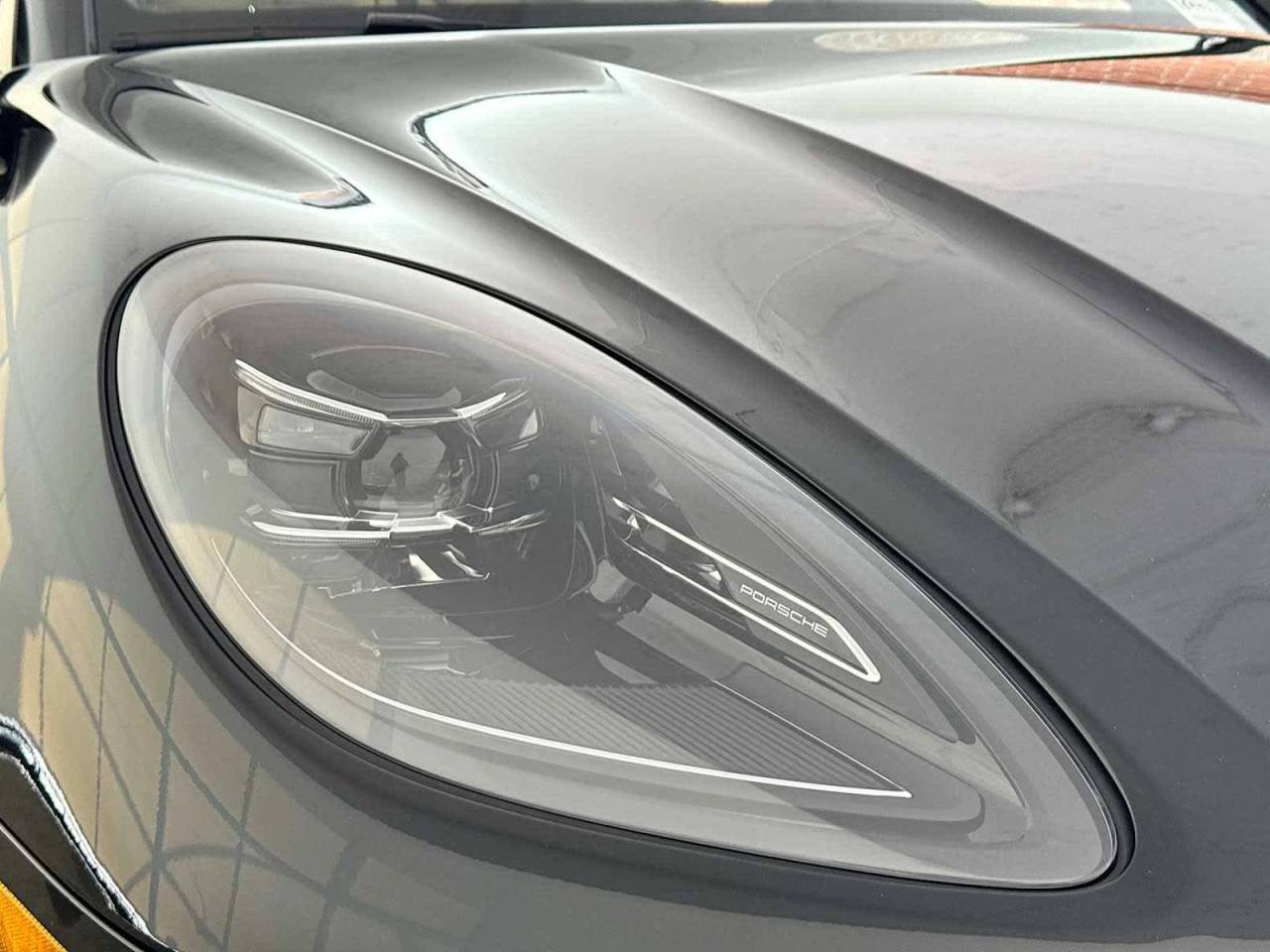 2026 Porsche Macan AWD