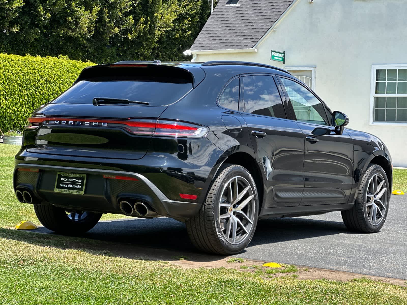 2026 Porsche Macan Base