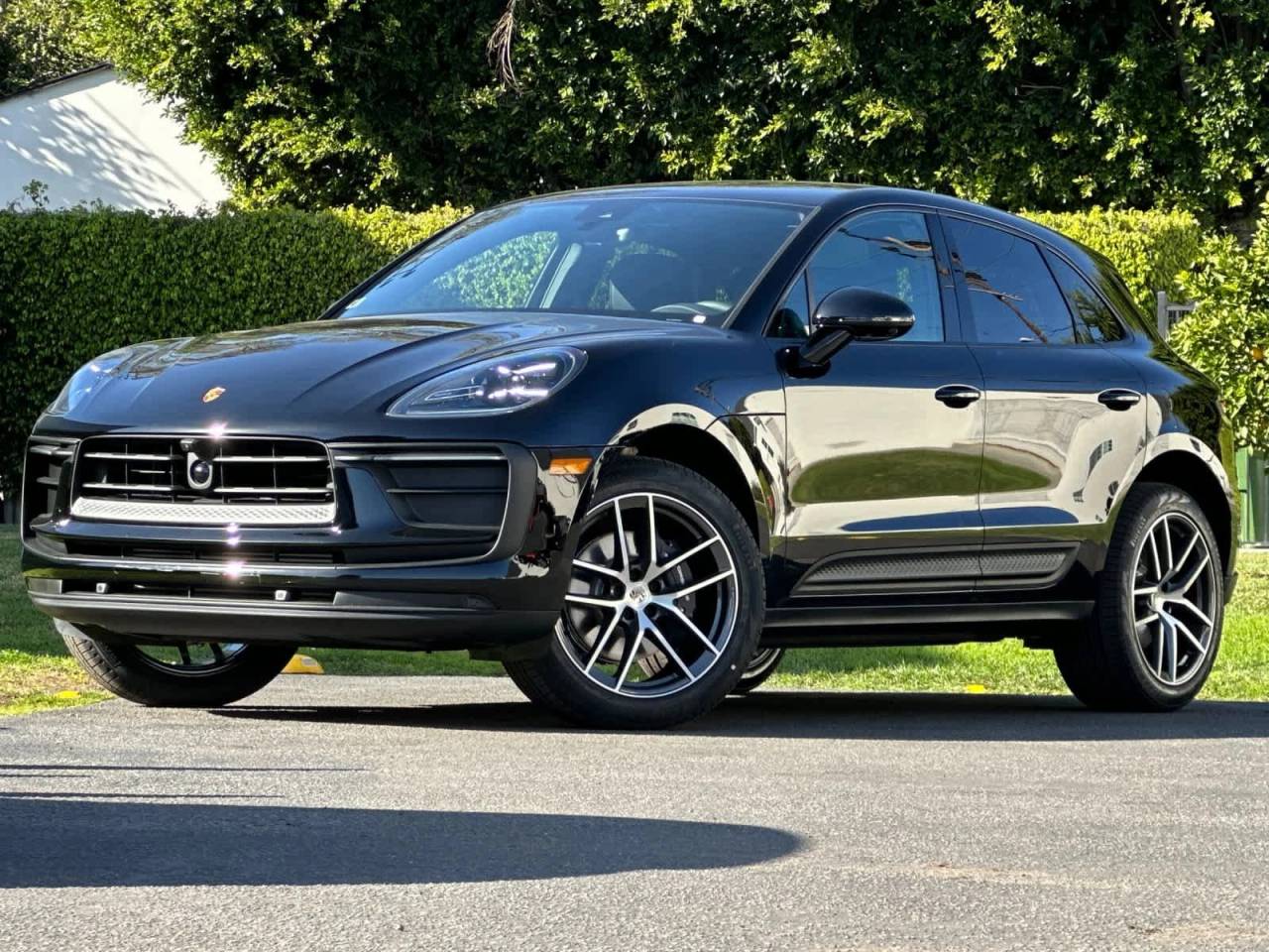 2026 Porsche Macan AWD