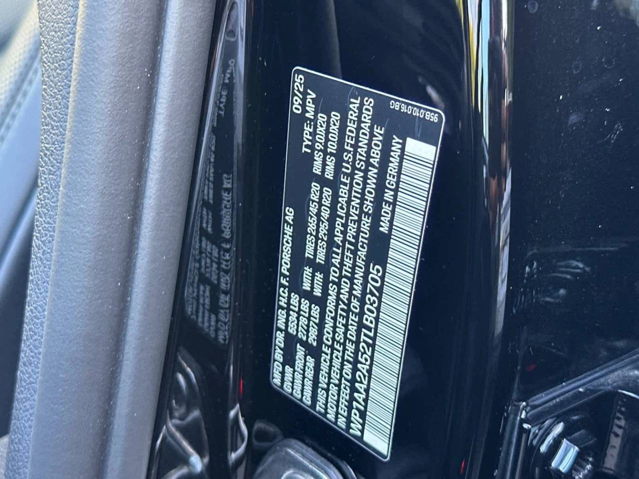 2026 Porsche Macan AWD