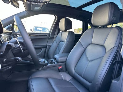 2026 Porsche Macan AWD