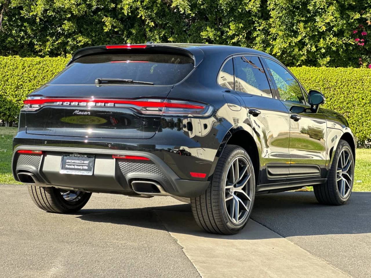2026 Porsche Macan AWD