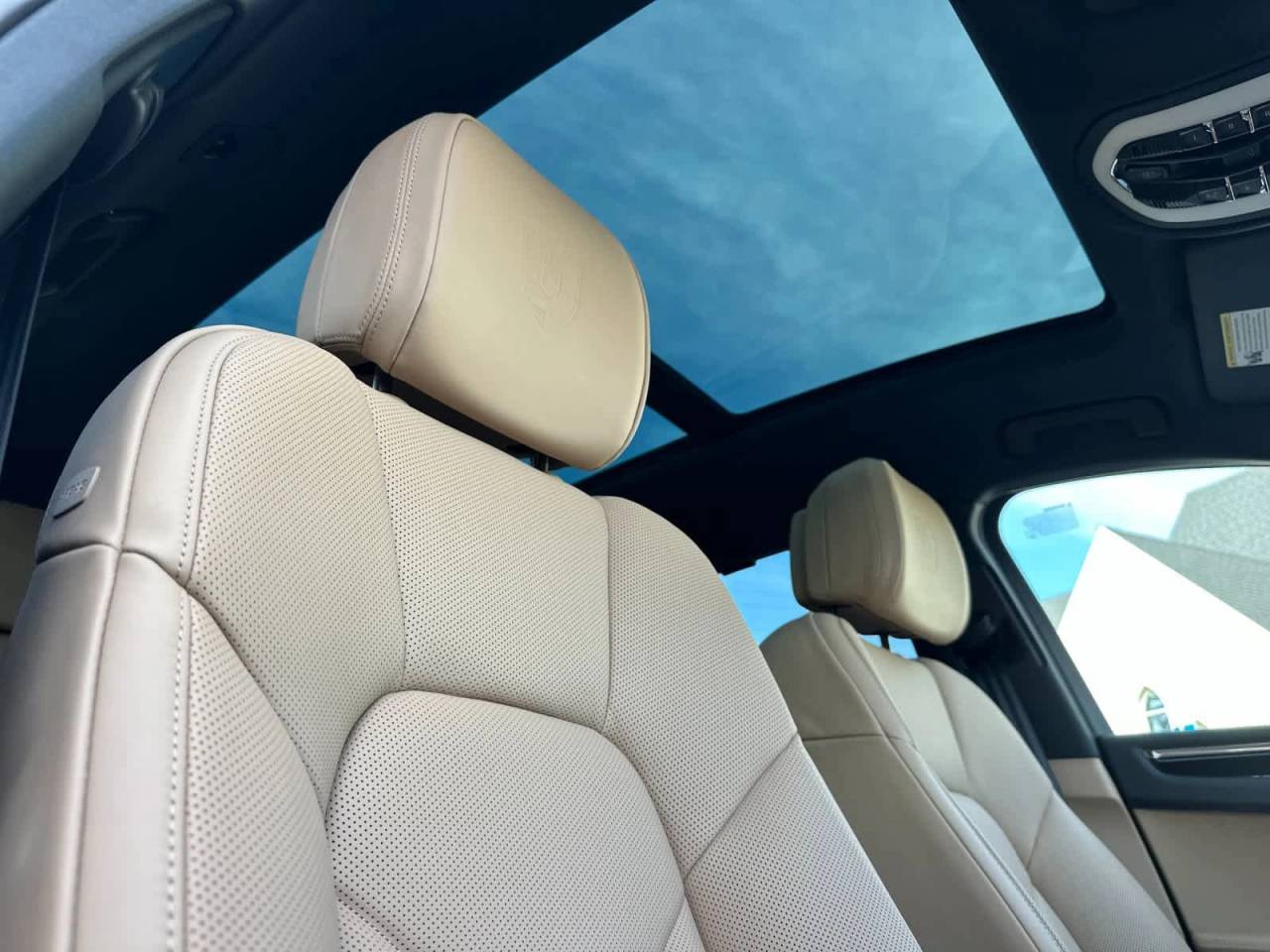 2026 Porsche Macan AWD