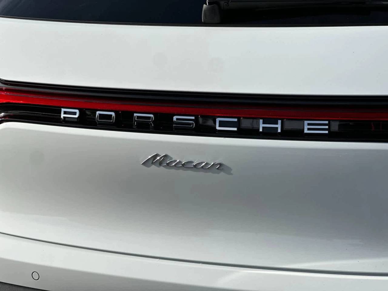 2026 Porsche Macan AWD