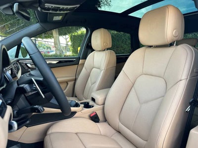 2026 Porsche Macan AWD