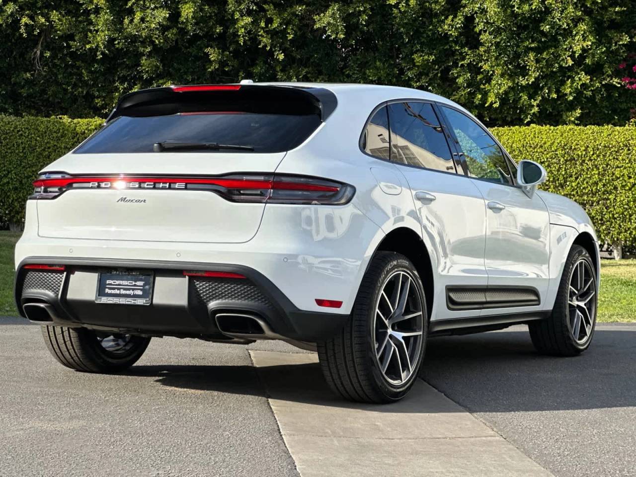 2026 Porsche Macan AWD