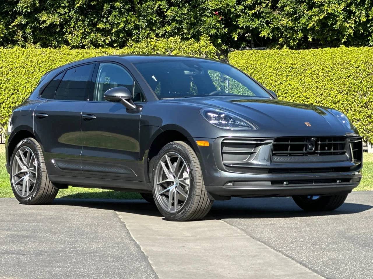 2026 Porsche Macan AWD