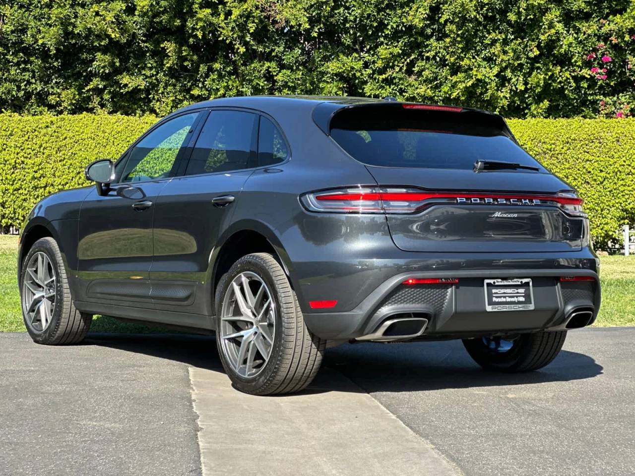 2026 Porsche Macan AWD