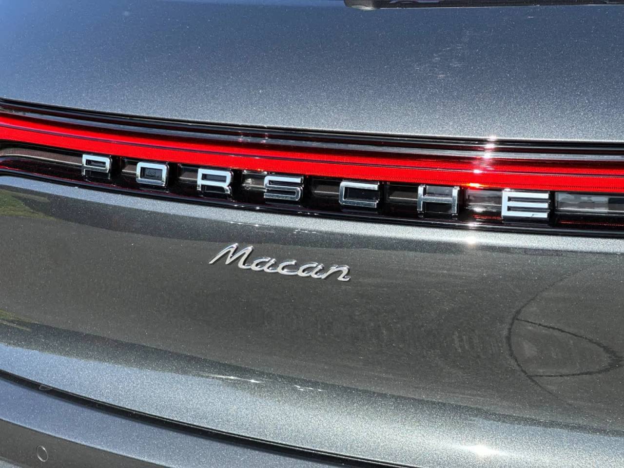 2026 Porsche Macan AWD