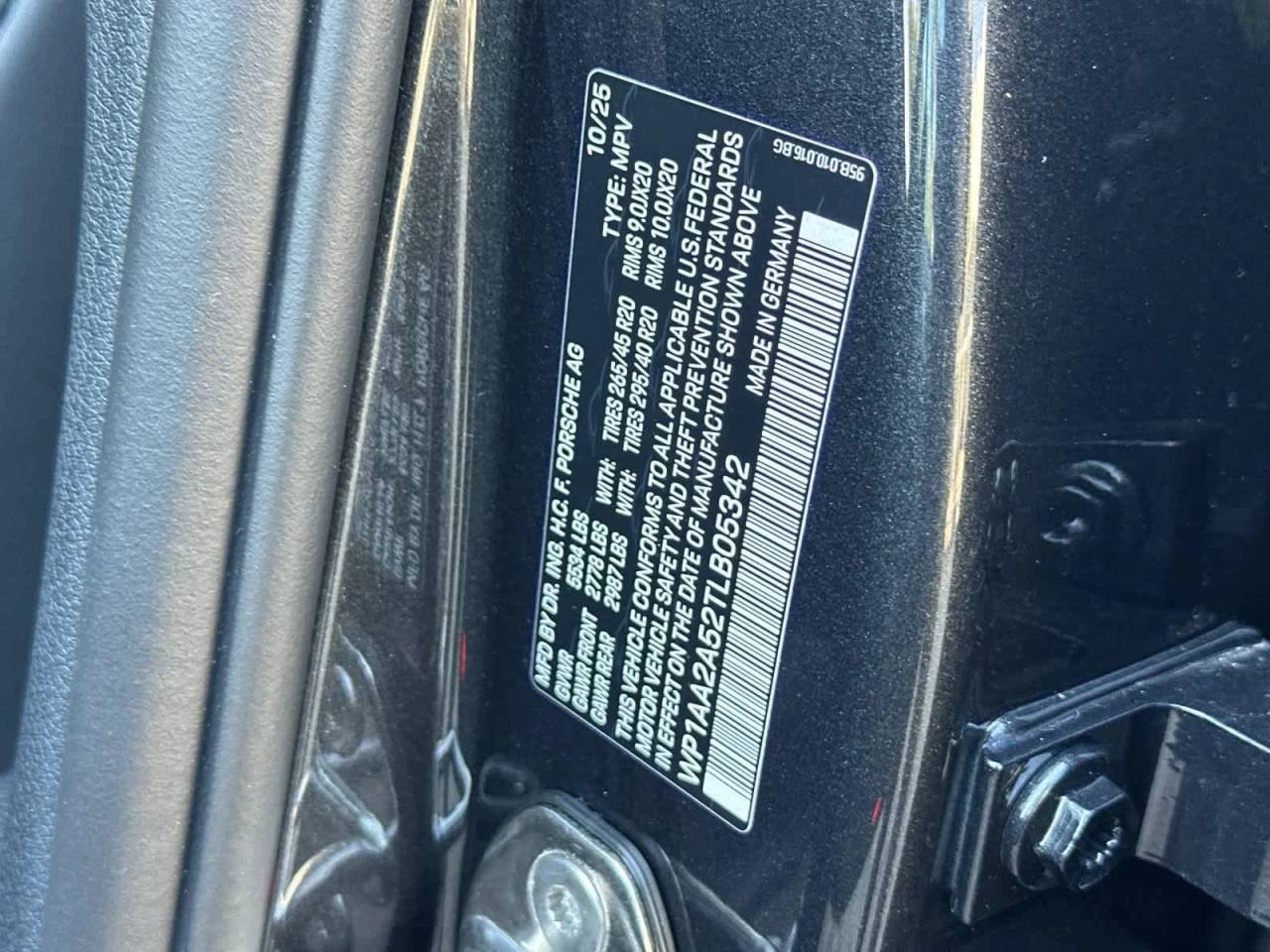 2026 Porsche Macan AWD