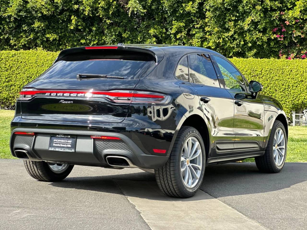 2026 Porsche Macan AWD