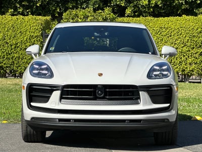 2026 Porsche Macan AWD