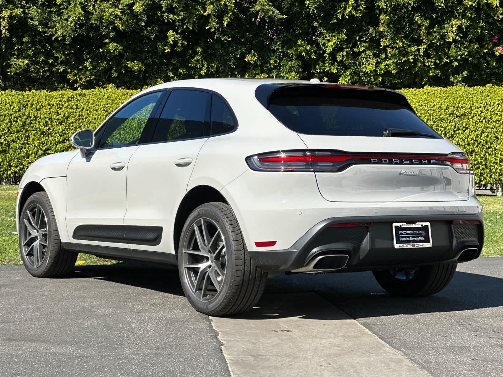 2026 Porsche Macan AWD