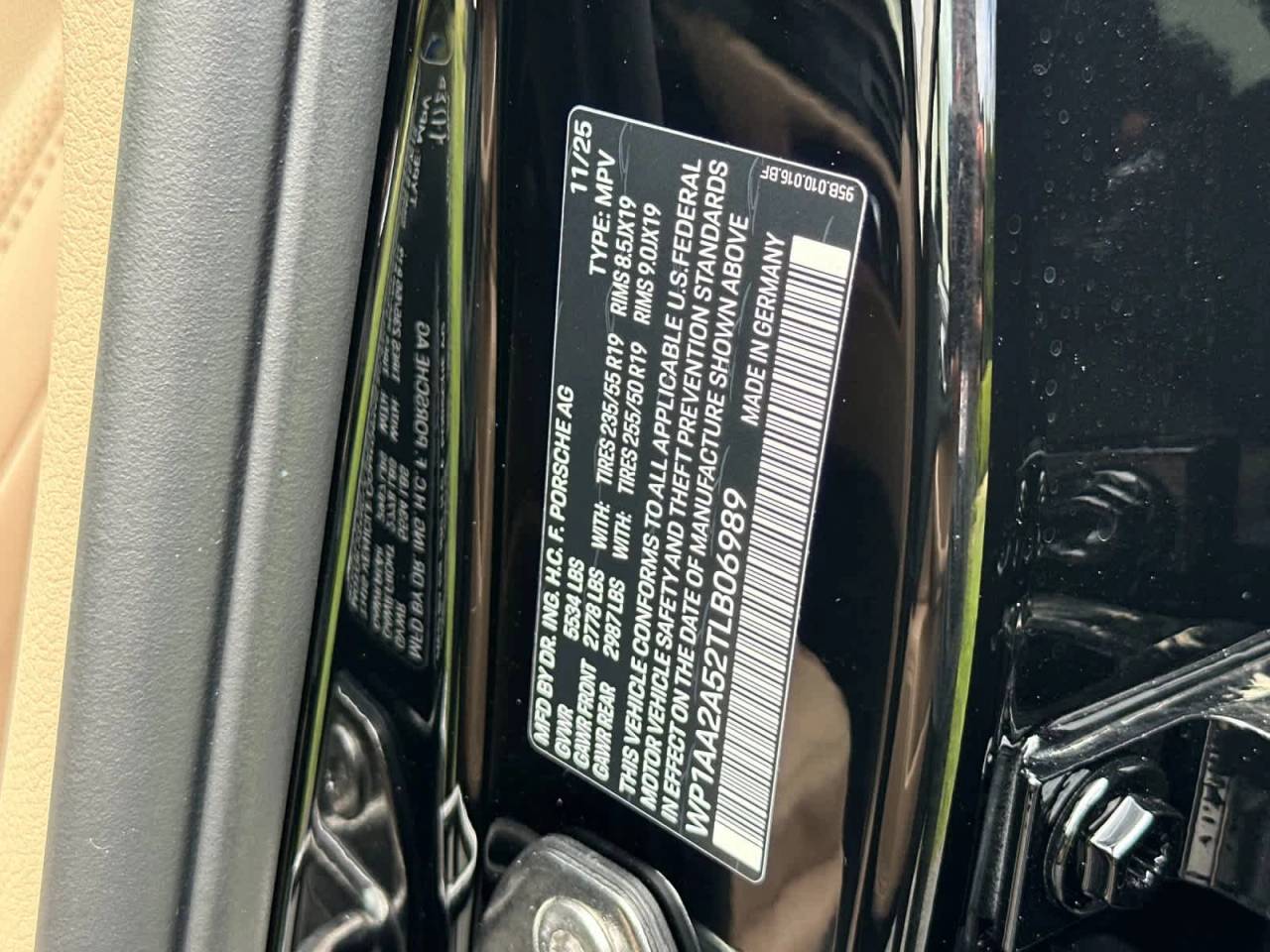 2026 Porsche Macan Base