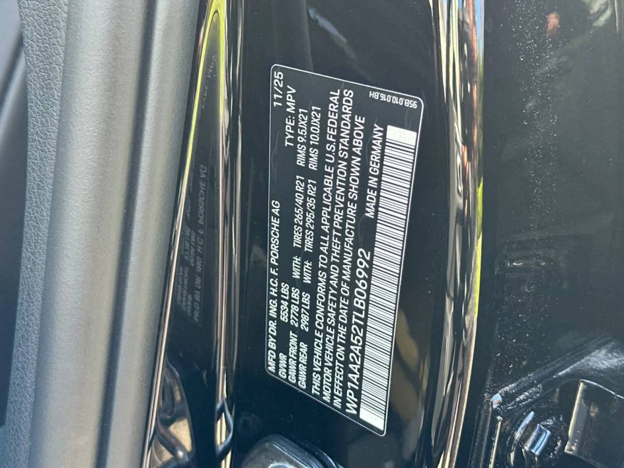 2026 Porsche Macan Base