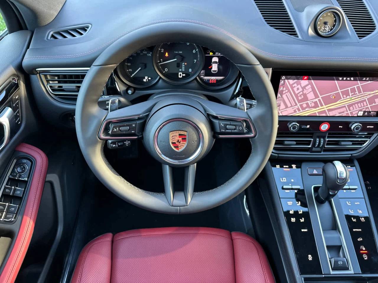 2026 Porsche Macan Base