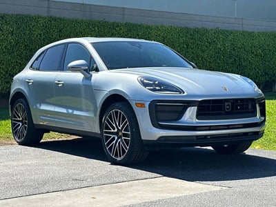 2026 Porsche Macan Base