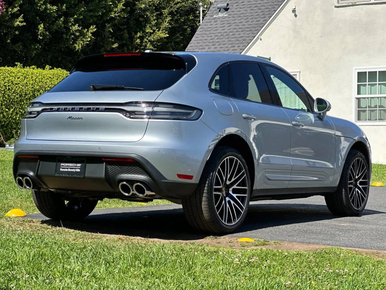 2026 Porsche Macan Base