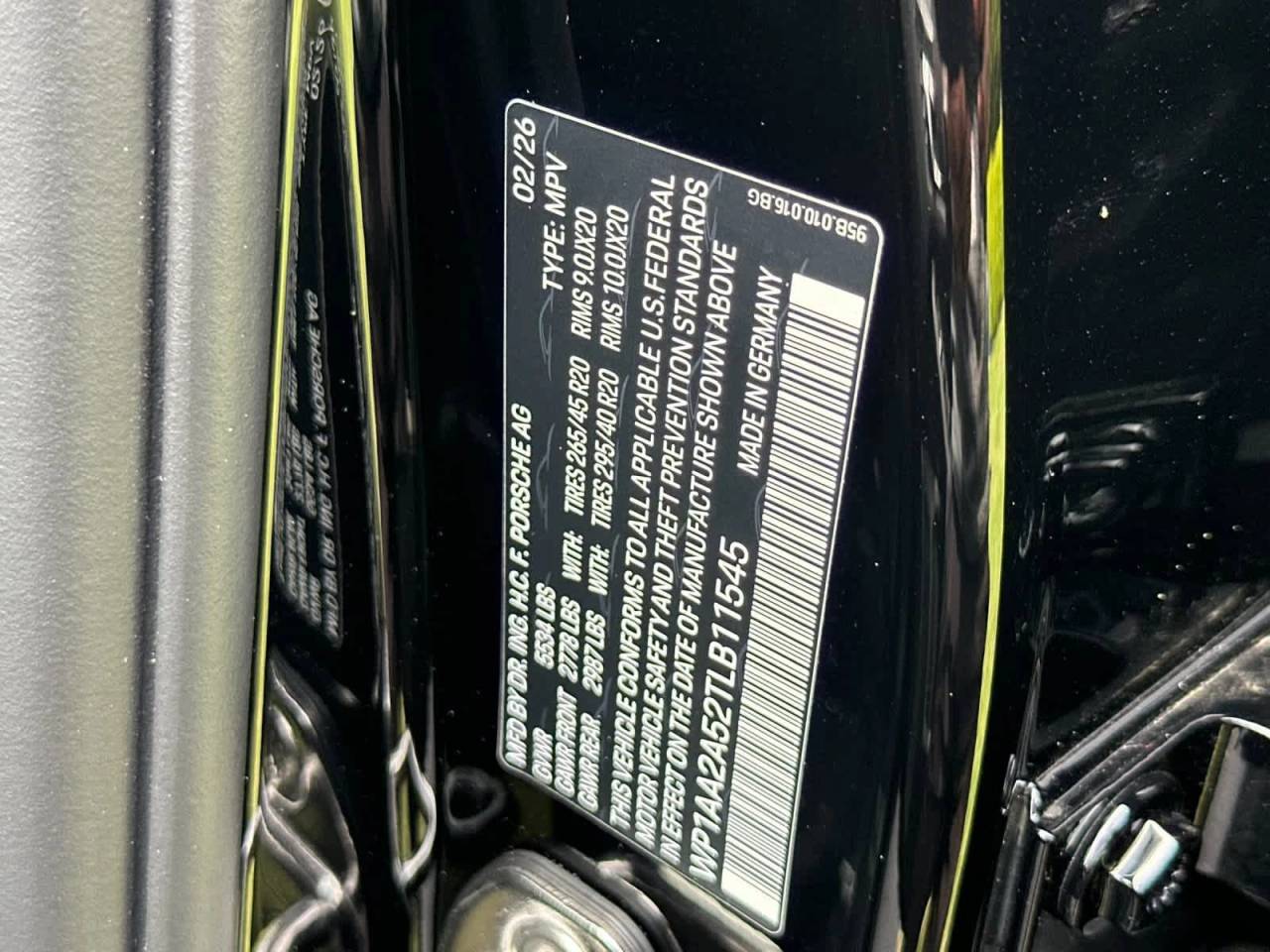 2026 Porsche Macan Base