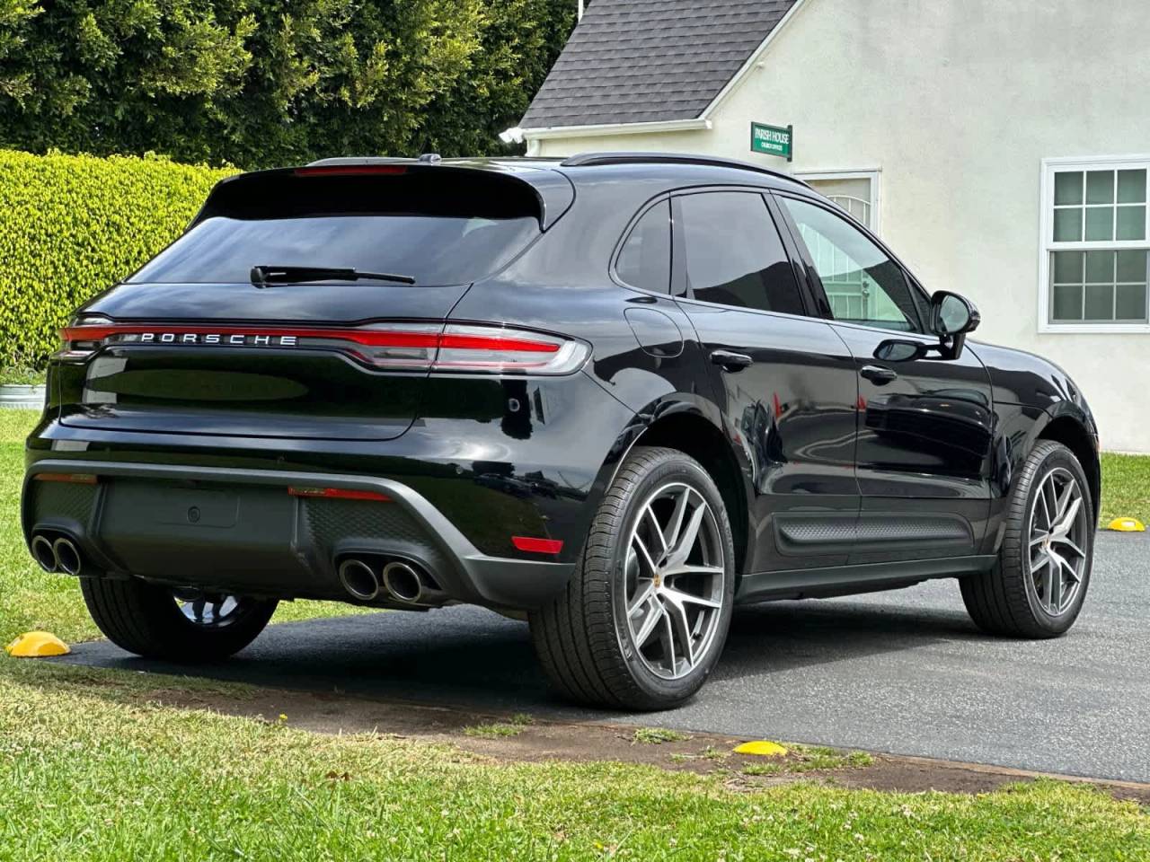 2026 Porsche Macan Base