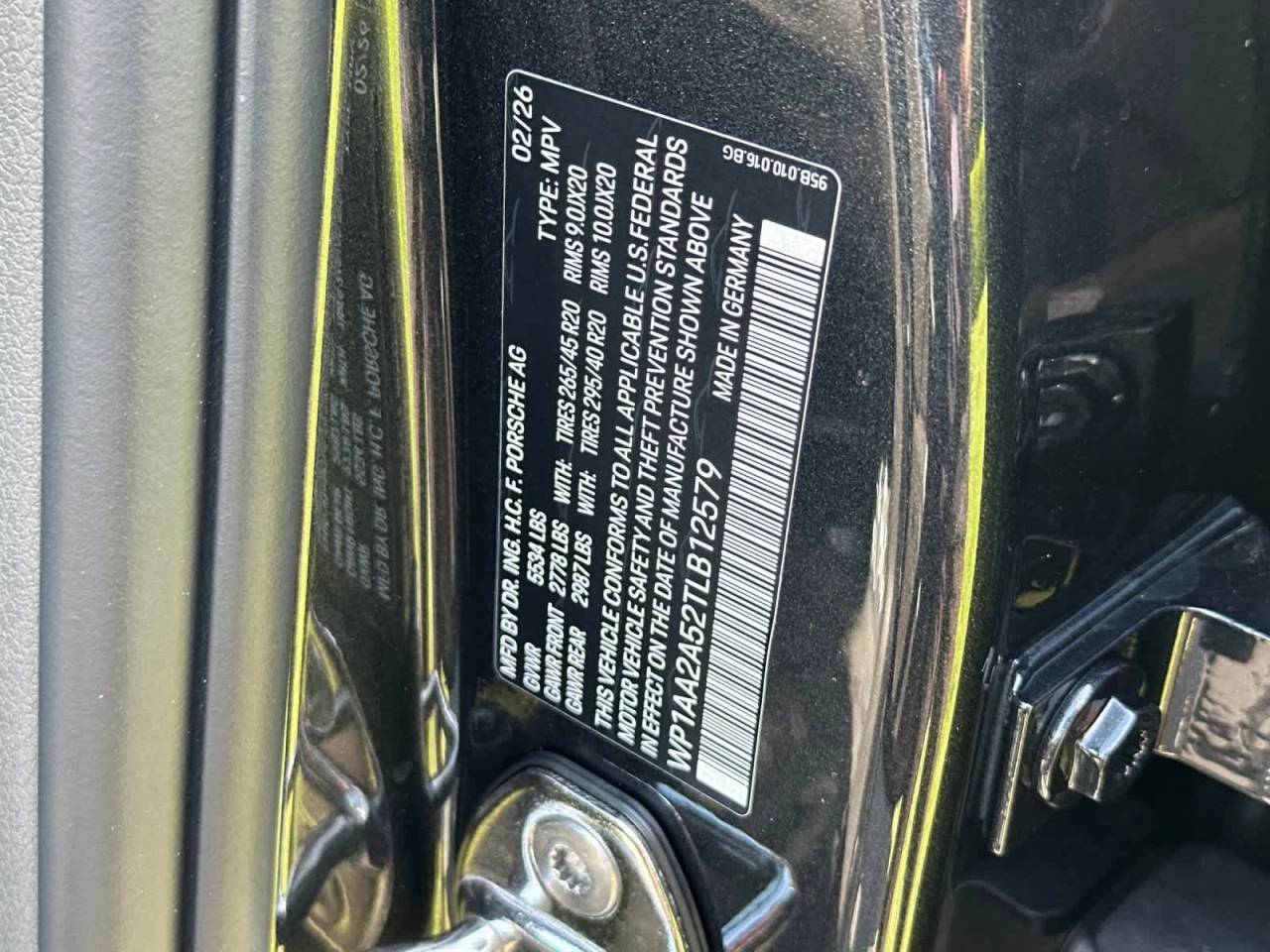 2026 Porsche Macan Base