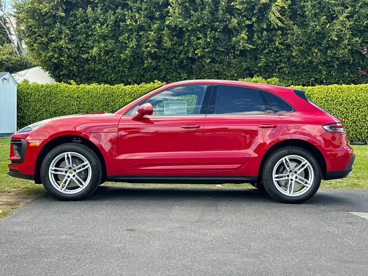 2026 Porsche Macan Base