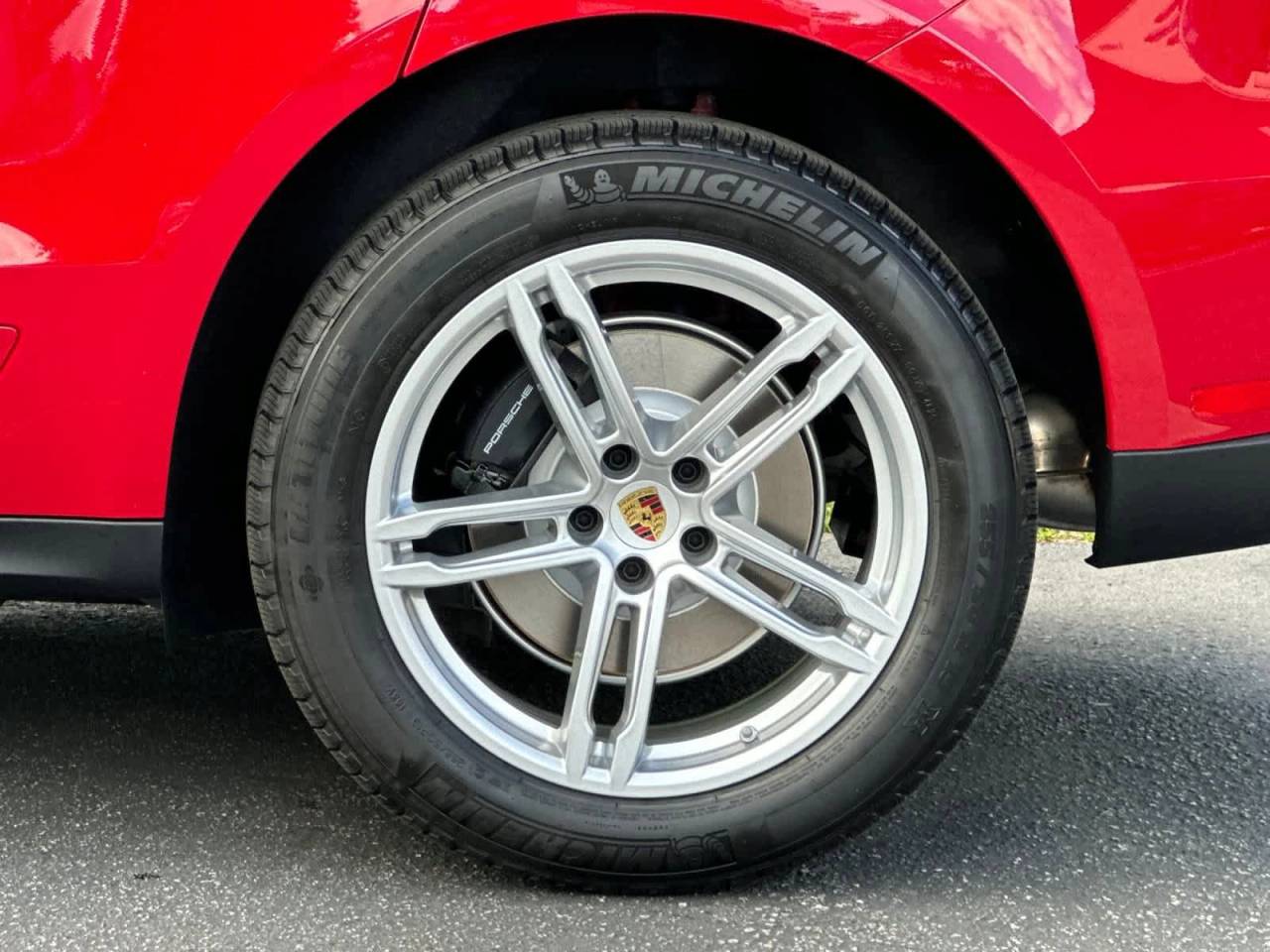 2026 Porsche Macan Base